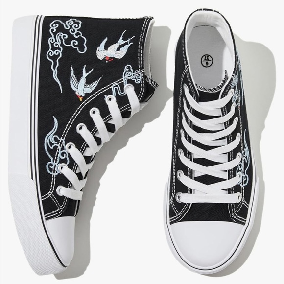 Black canvas high tops embroidered with blue birds, swallows, and clouds size 7 - Picture 1 of 4